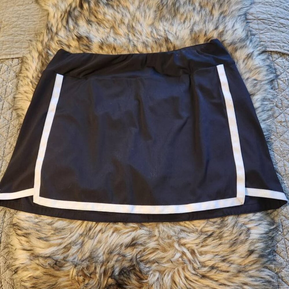 Black and white skort